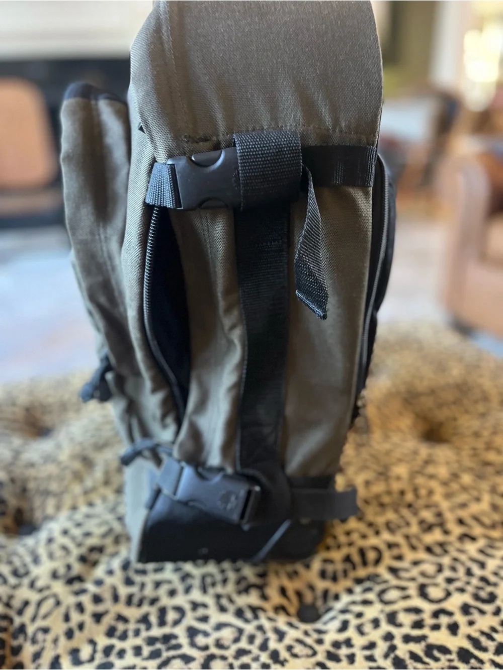 Timberland: Vintage leather trimmed canvas travel luggage/backpack